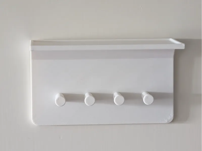 Minimalist 4-Peg Key Holder with Top Shelf