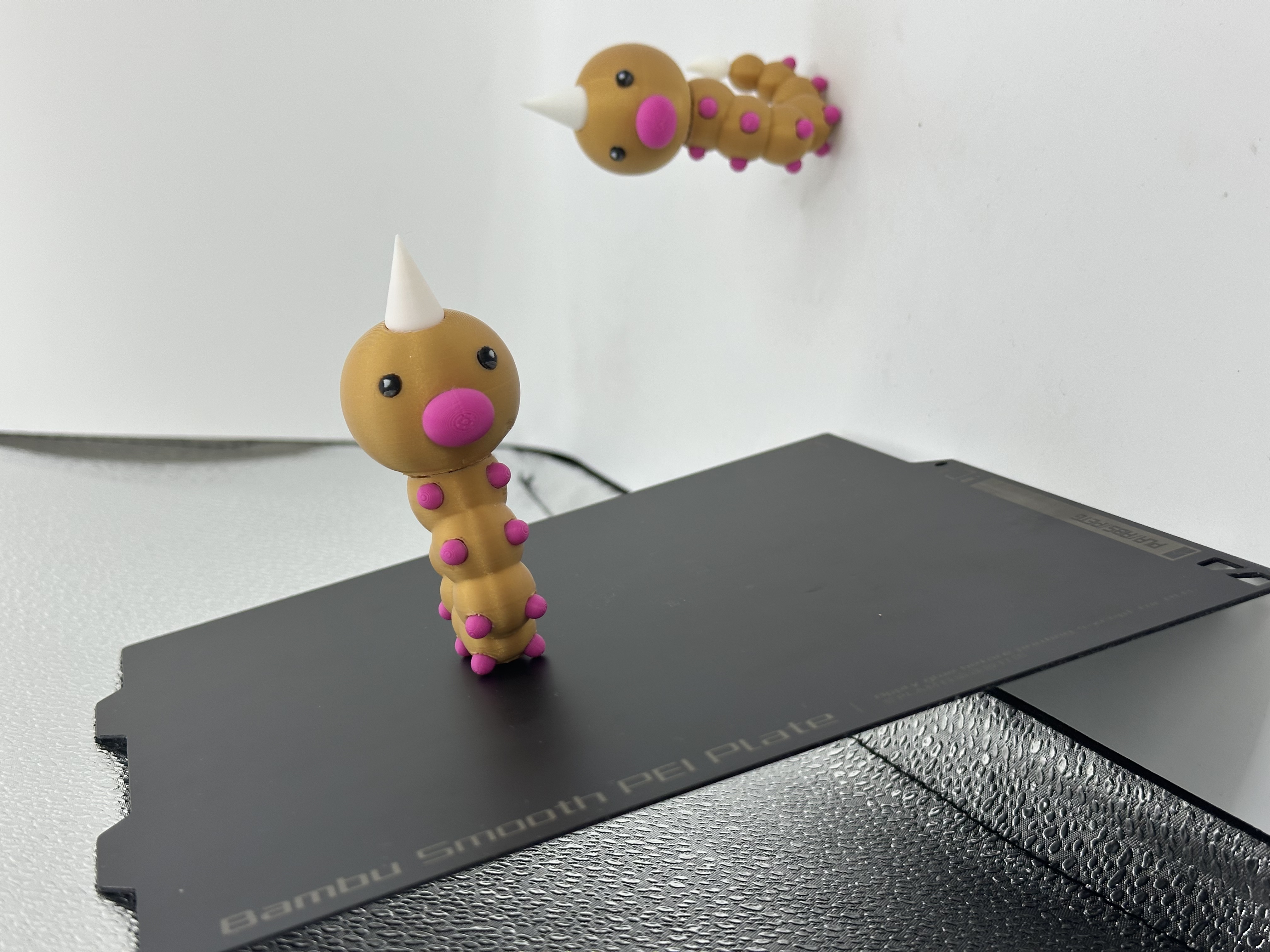 Miniatura 6 do modelo 3D Caterpie&Weedle宝可梦10绿毛虫&13独角虫 冰箱贴分件打印。