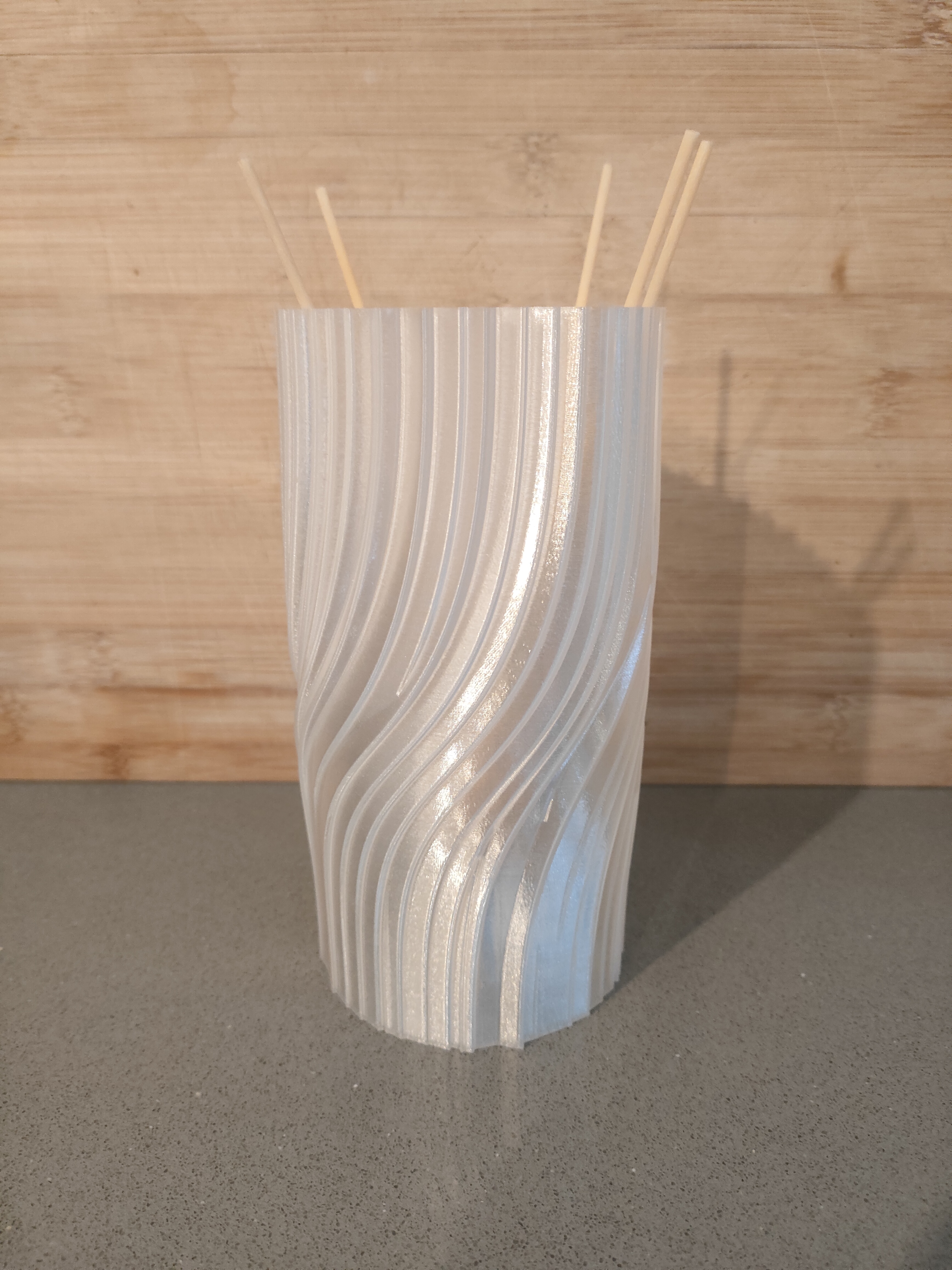 Miniatura 5 do modelo 3D Modern Vase. elegant twisted vase. Beautiful gift