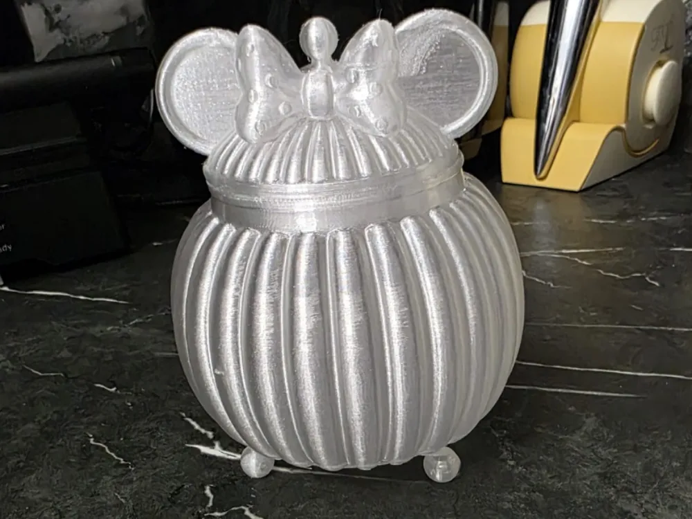 Soporte: portacaramelle. Referencia del modelo original.