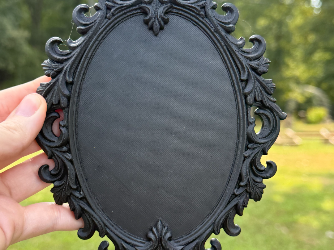 Gothic Oval Frame 3D model