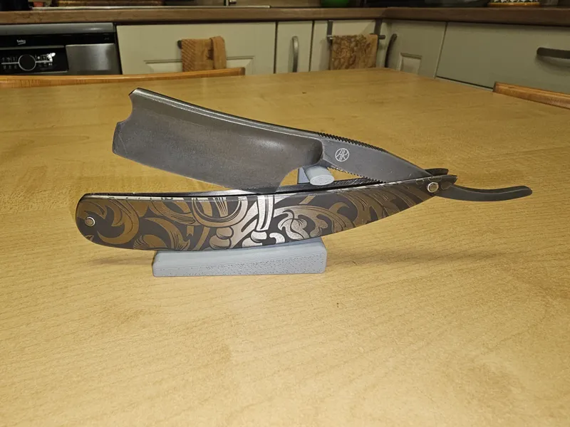 Minimal Straight razor display stand