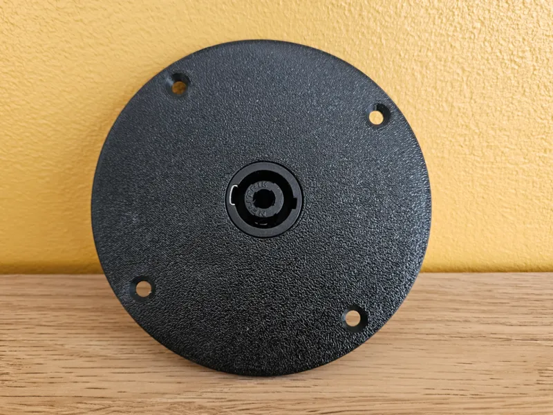 Panel mount for Neutrik speakON connector