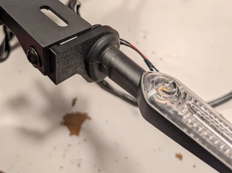 Original turn signals bracket for puig tail tidy