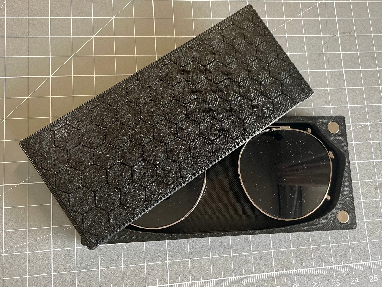 Magnetic Clip-on Sunglasses Case-Hex, Flat Version