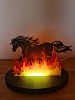 Pferd und Basis mit einzelnen Flammen