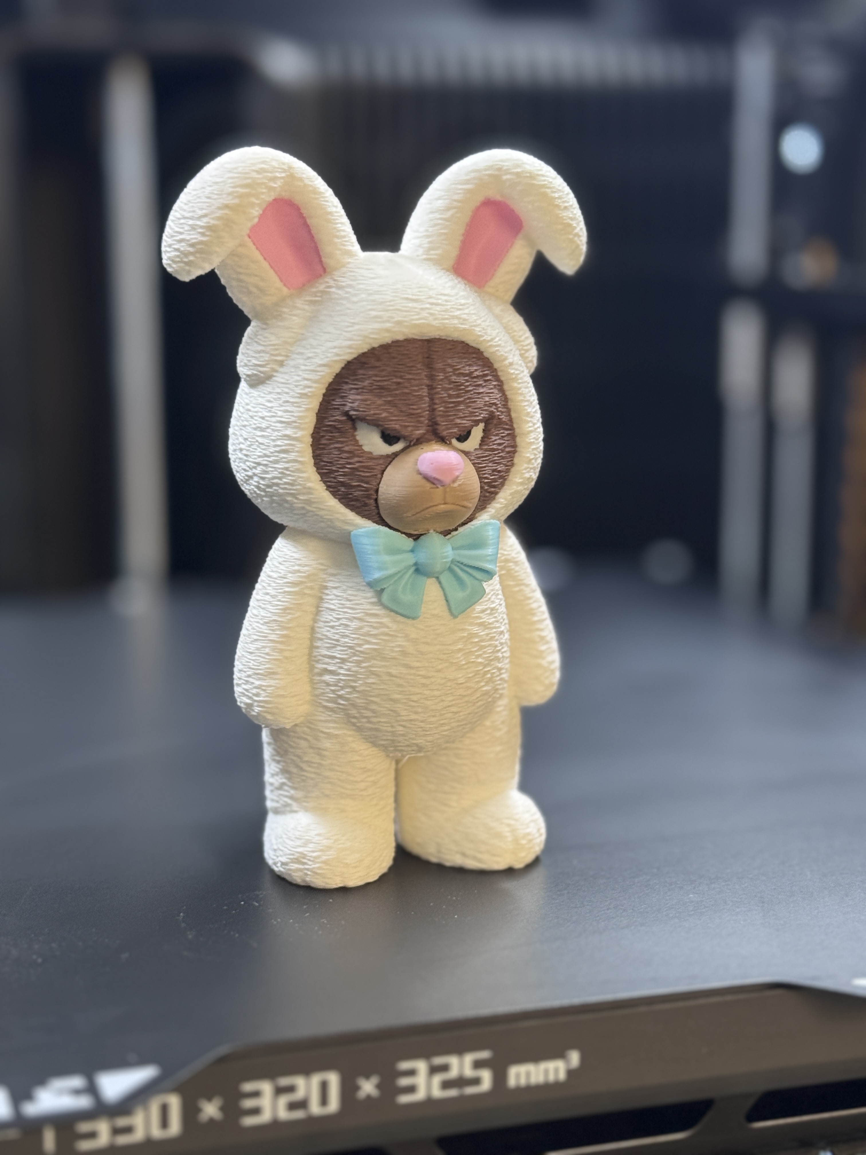 Miniatura 3 do modelo 3D Grumpy Osterbär Stehend