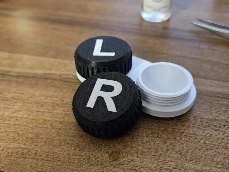 Rugged Contact Lens Travel Case / Contact Lenses
