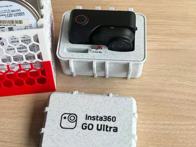 Insta360 Go Ultra 收纳盒保护