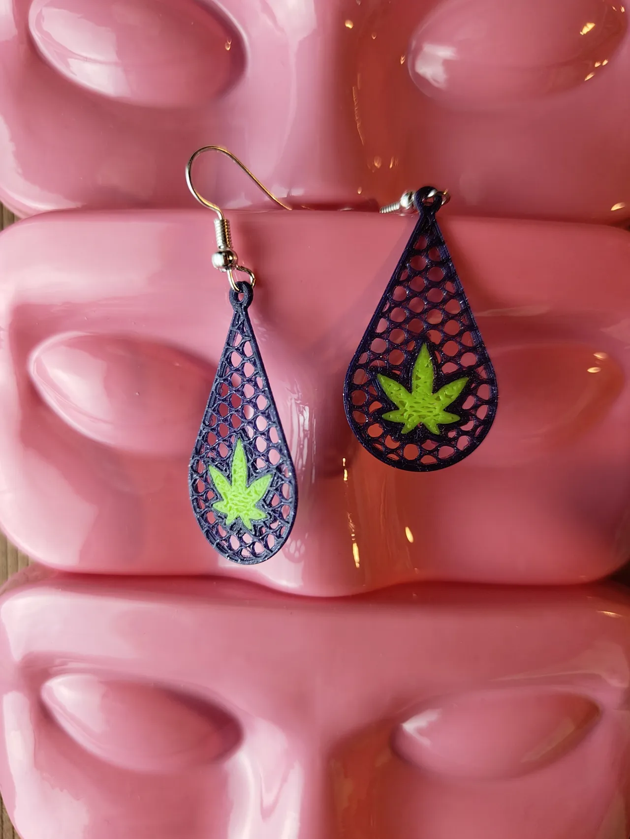 Weed Mesh Earrings – Light, Stylish, Customizable view 3