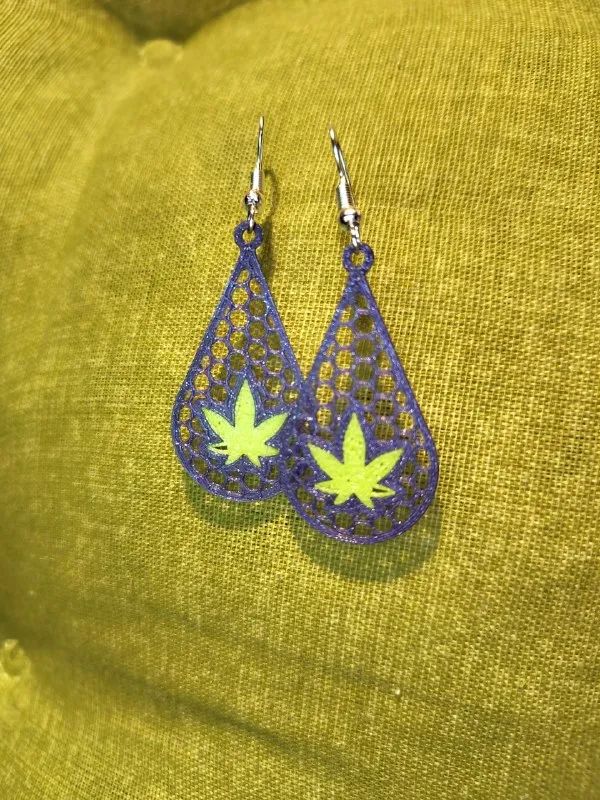 Weed Mesh Earrings – Light, Stylish, Customizable view 4
