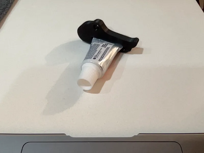 Crocodile toothpaste squeezer (2 sizes)