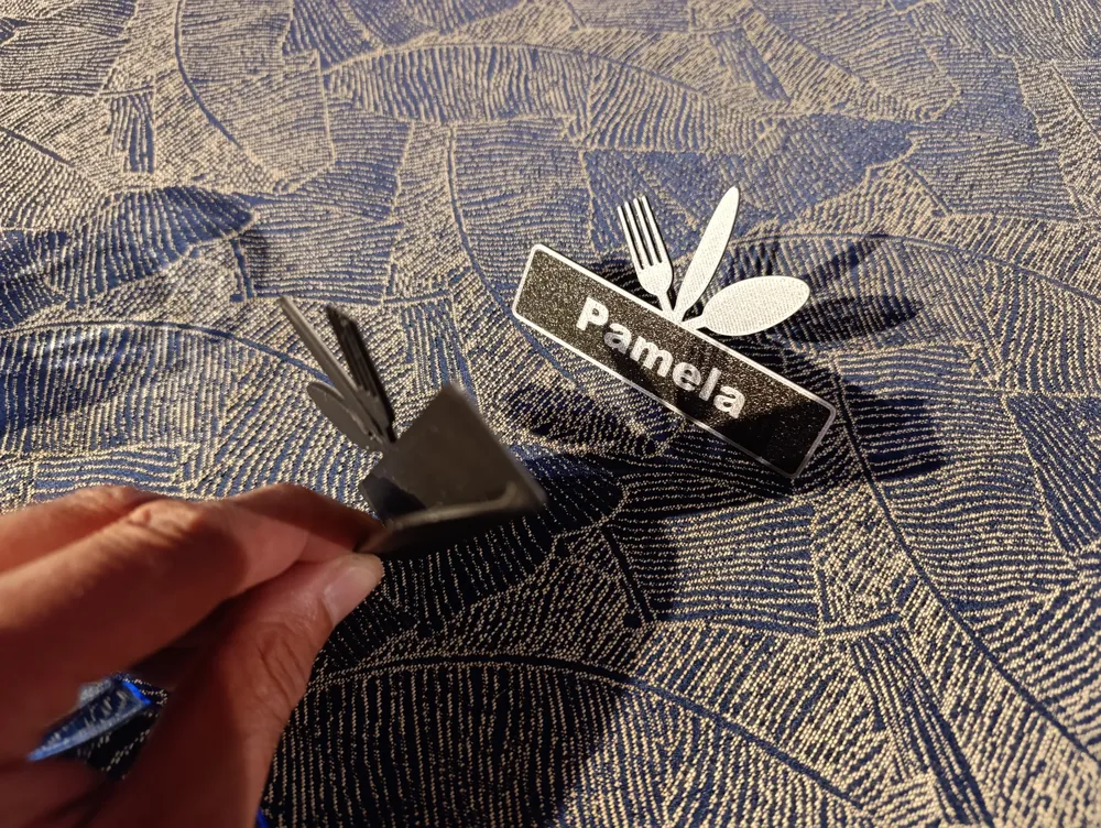 CUSTOMIZABLE PLACE CARD – G3DLab Edition - Free 3D Print Model - MakerWorld