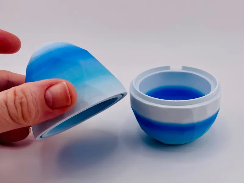 Low Poly Easter Egg for Flush Object