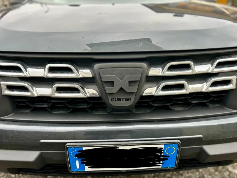 stemma/logo ANTERIORE dacia duster 2016 aggiornato