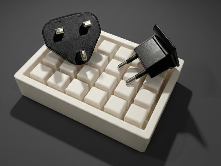 Charger Block Organizer (EU) Gridfinity Capable
