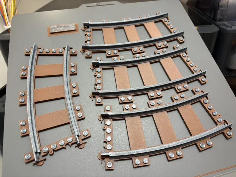 Brick Train Track (L-Gauge) - R40 22.5 deg curve