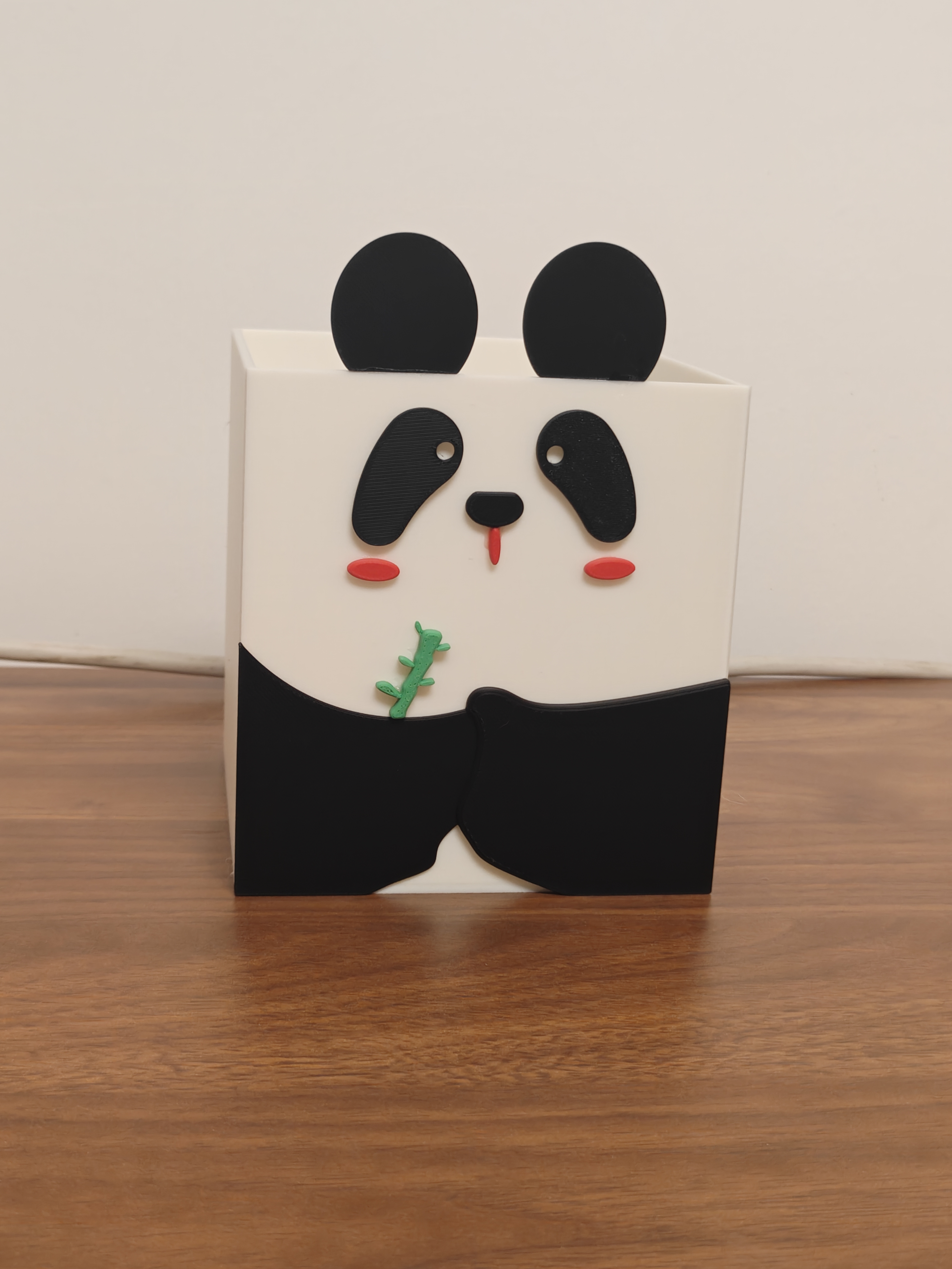 Miniatura 2 do modelo 3D 熊猫笔筒H2c多色打印和分色版