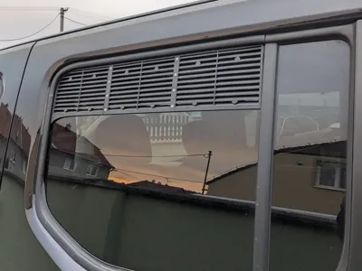 Camping vent for rear window of Berlingo / Rifter