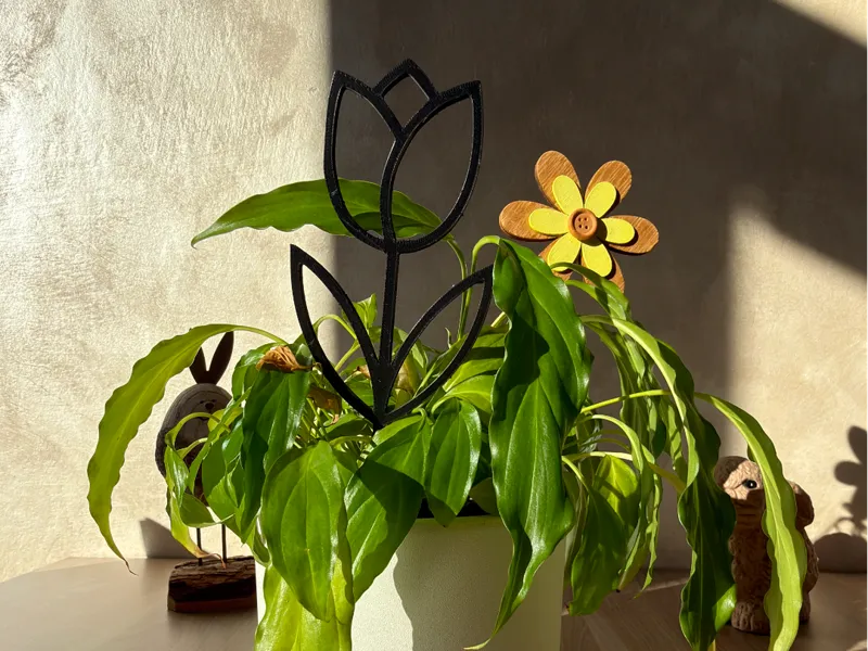 Tulip vase decor