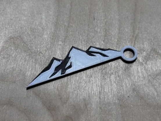 Two color mountain keychain with snow - no AMS req