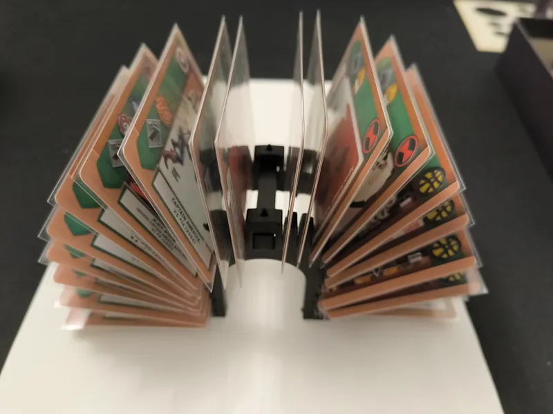 Comic Hunters - player display / space saver