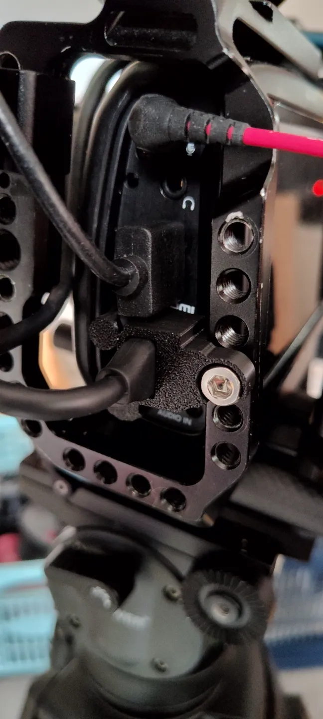 Blackmagic BMPCC SmallRig USB C Holder /  Clamp