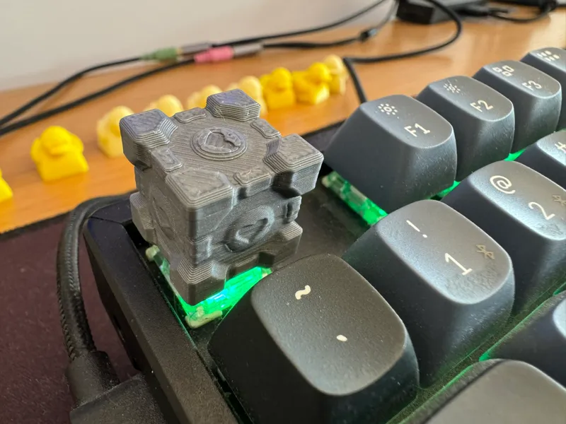 Portal Companion Cube keycap