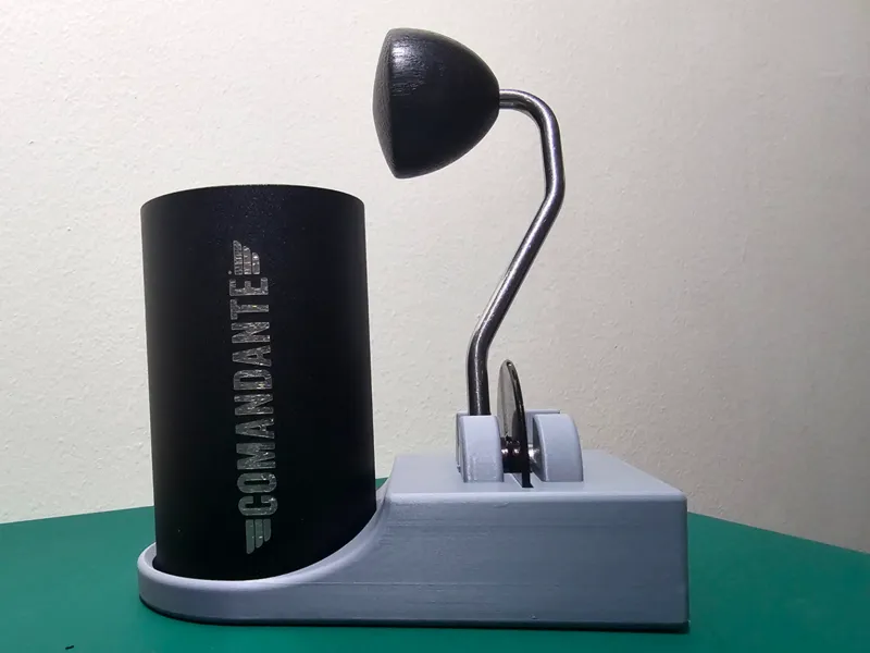 Comandante C40 Stand