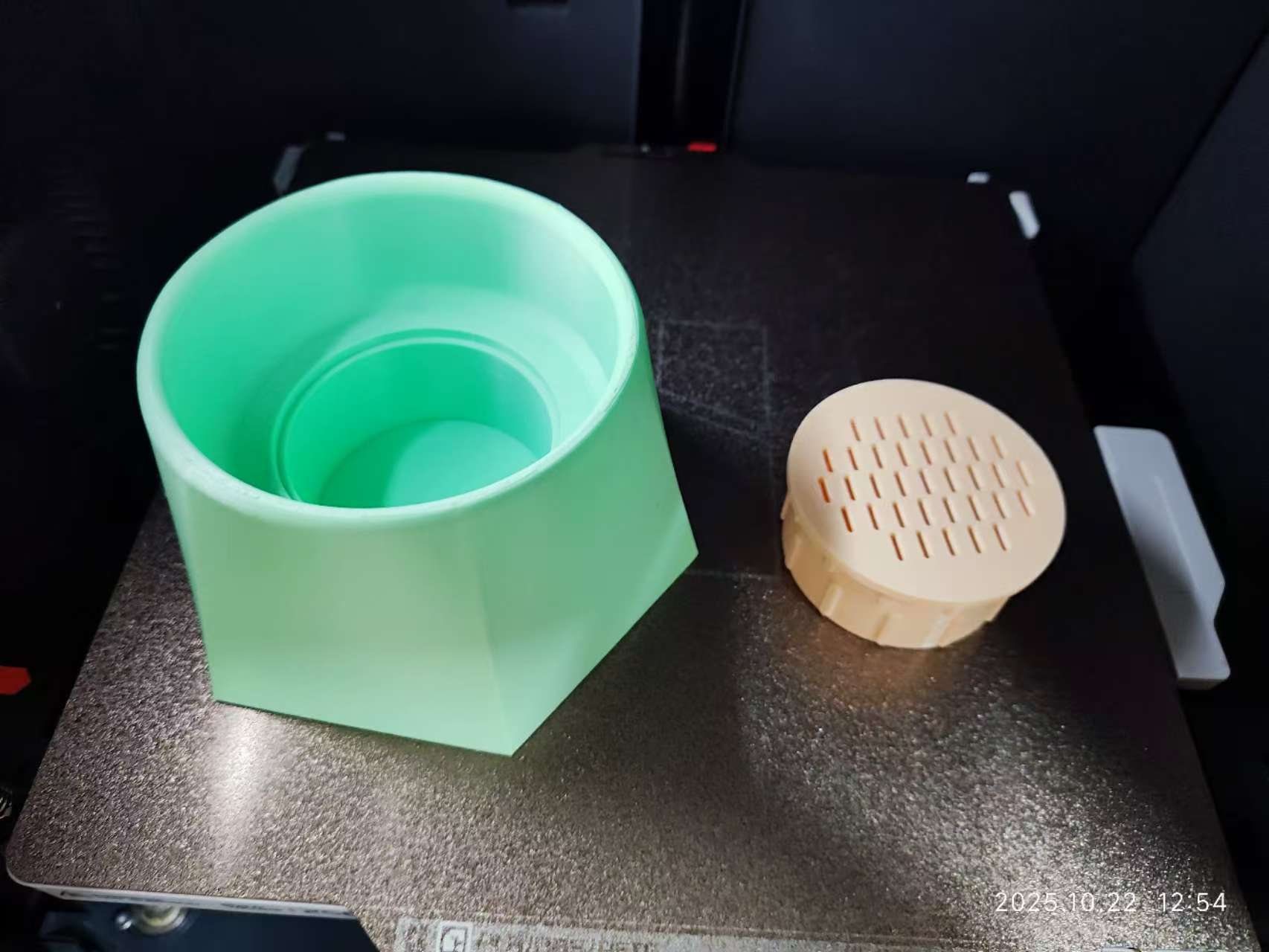 Miniatura 2 do modelo 3D 防潮吸湿猫粮盆