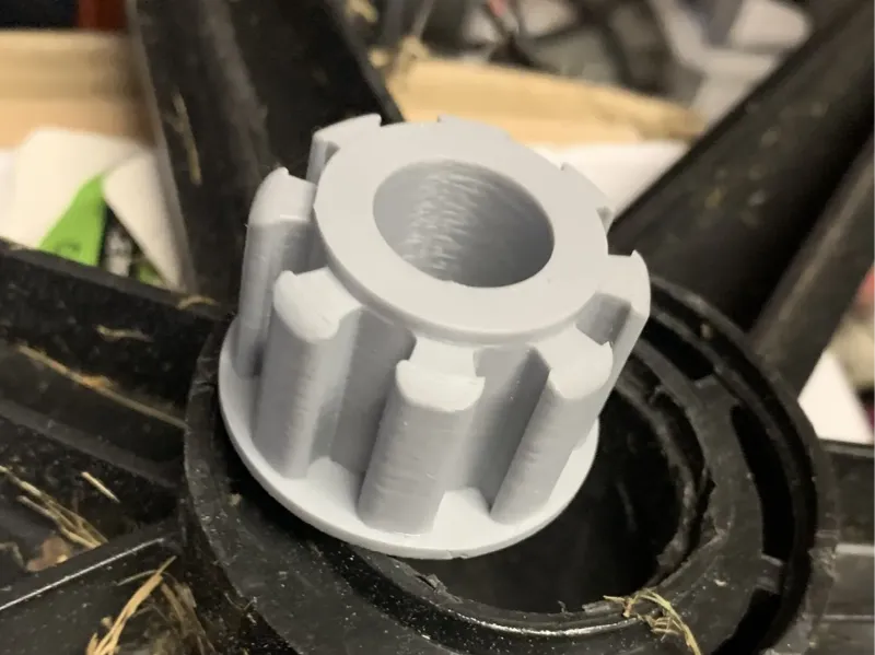 Rubbermaid Big Wheel Cart 5642 - Wheel Hub