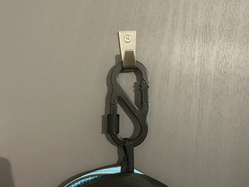 Dual locking carabiner