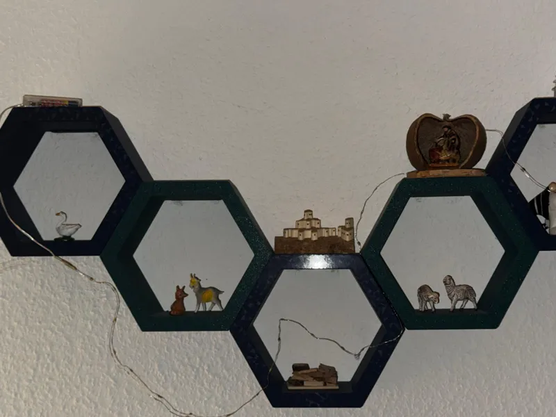 Hex-Floating-Shelf