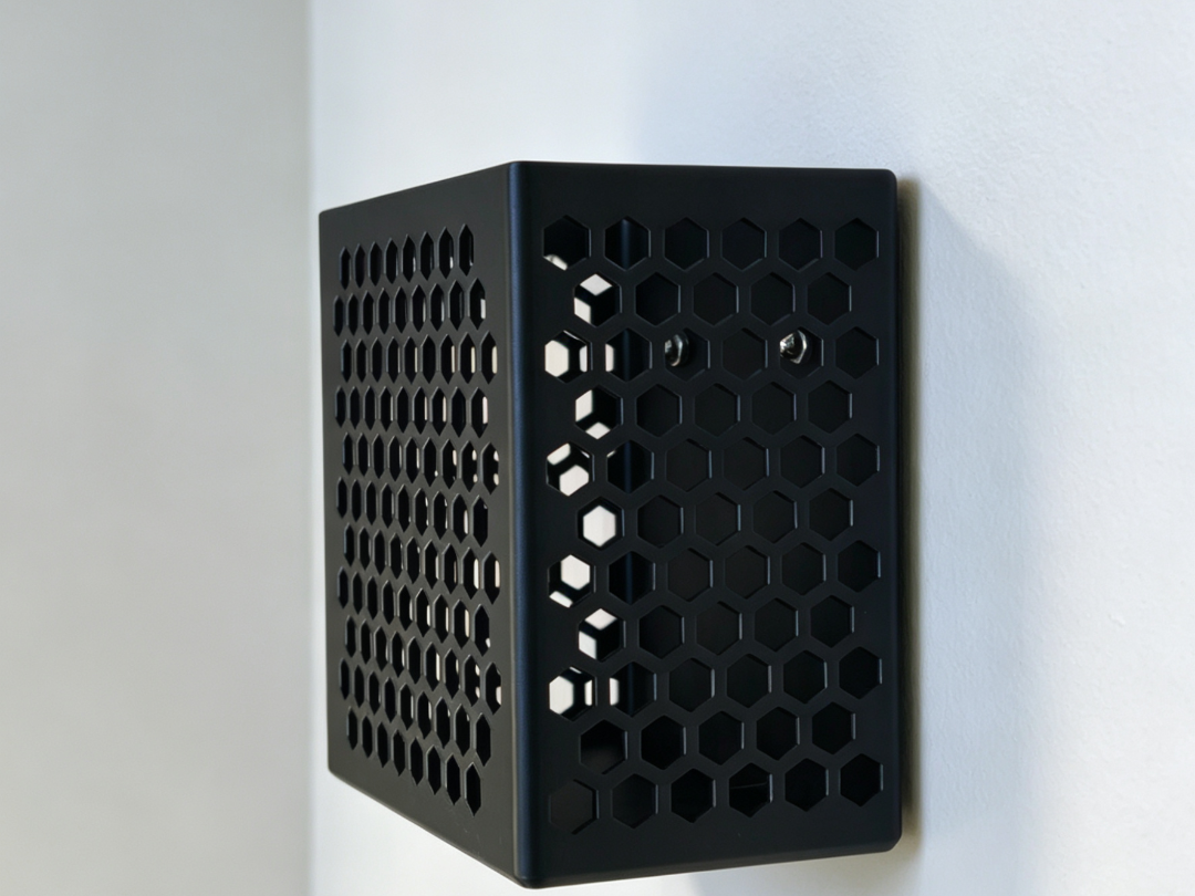 Miniatura 1 do modelo 3D 可以粘墙壁是的桌面收纳盒