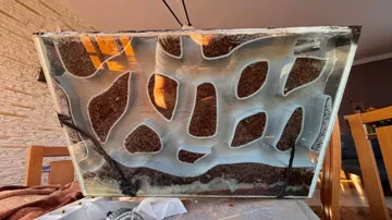 Letrero o emblema decorativo: Underground tunnels for a gecko — vista de referencia 4