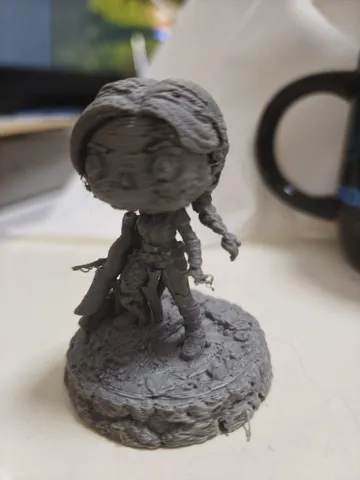 Figura decorativa: Violet, Alas de Sangre — vista de referencia 3