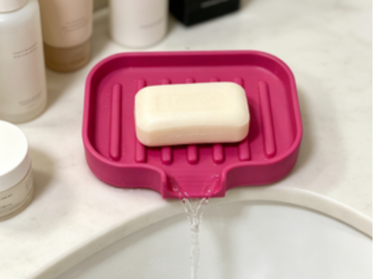 Integrated drip water soap box