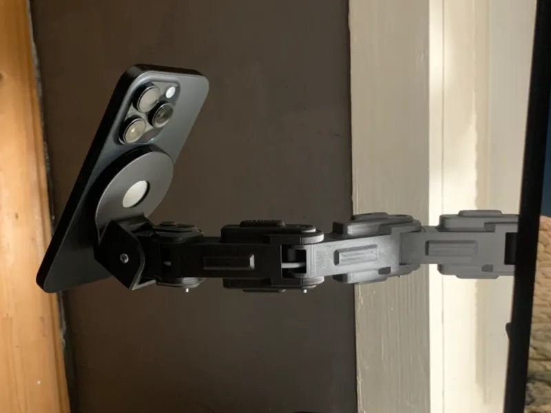 iPhone MagSafe Mount for Monitor Stand