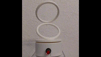 Anneaux dansants — sculpture cinétique
