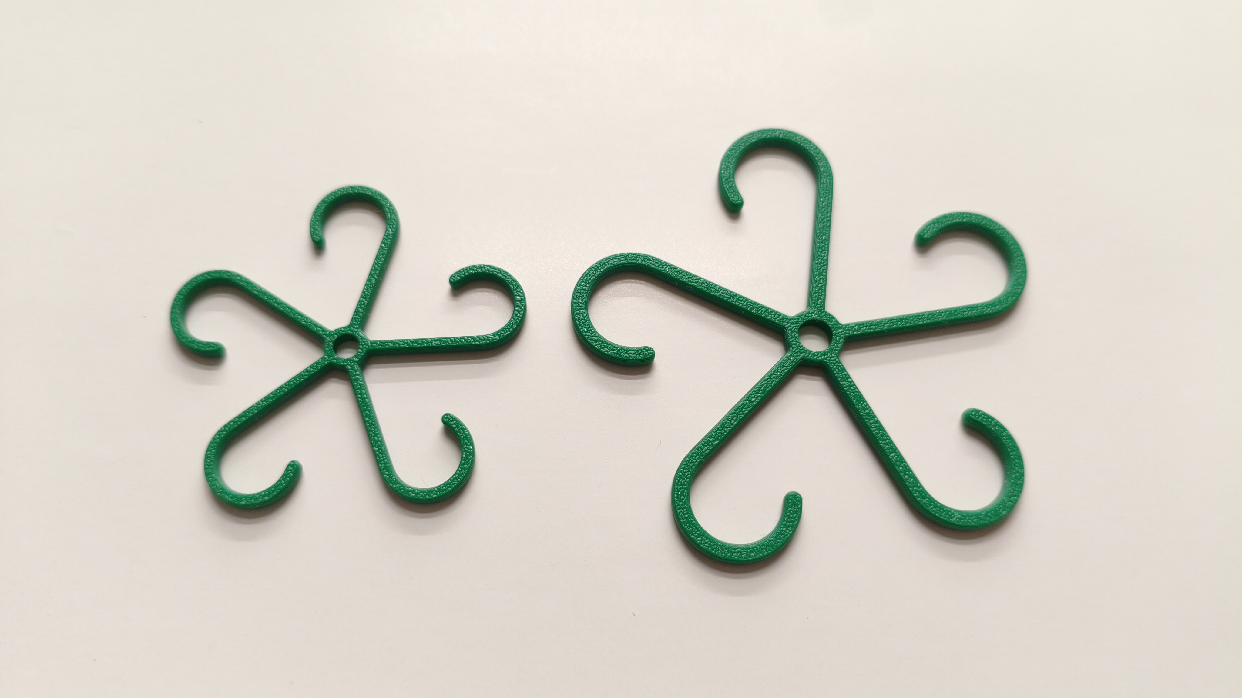 Miniatura 1 do modelo 3D Plant stem holder support set (2-5 stem versions)