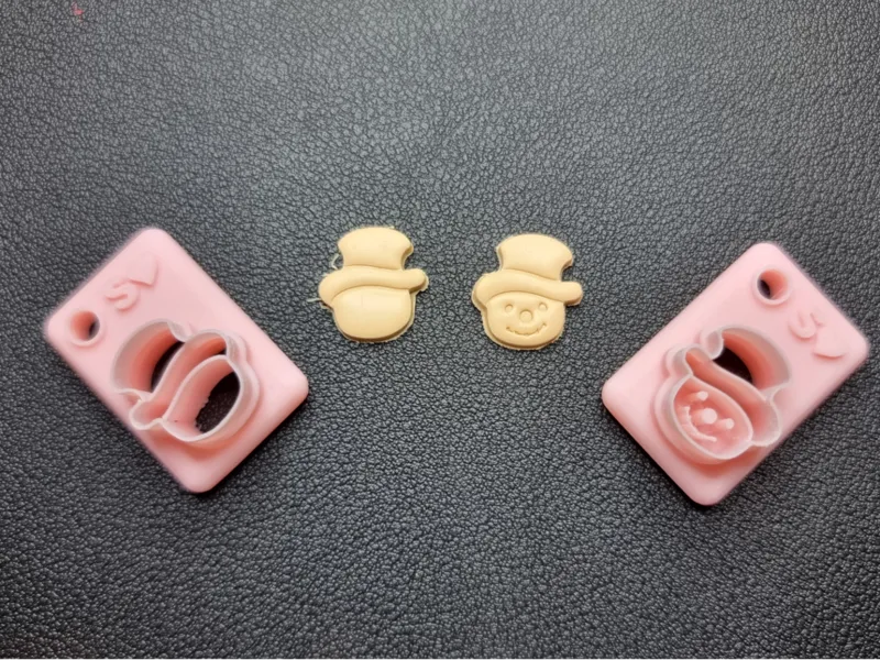 Polymer Clay Earring Cutter – Snowman Face Top Hat