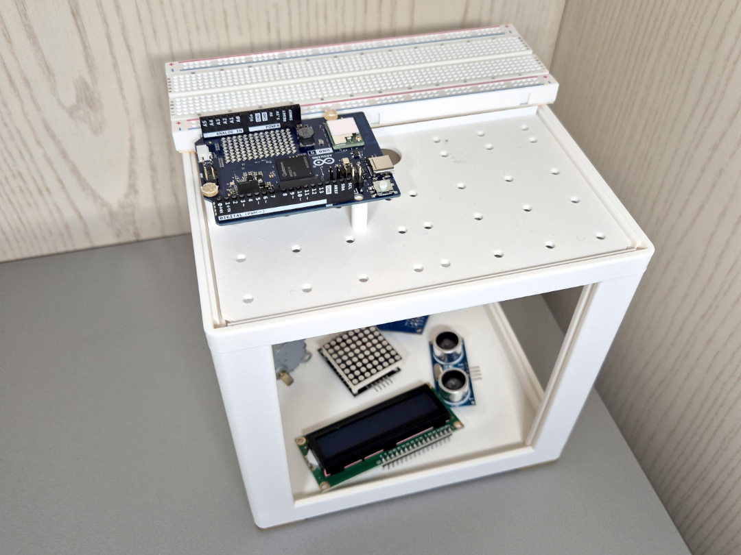 Desktop Prototyping Station for Arduino UNO