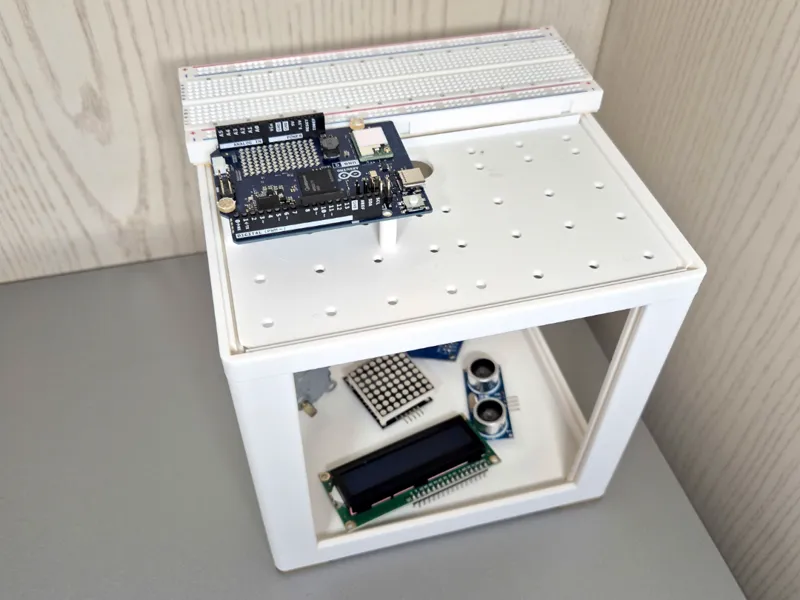 Desktop Prototyping Station for Arduino UNO