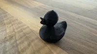 Petit canard en plastique, figurine décorative — photo 2