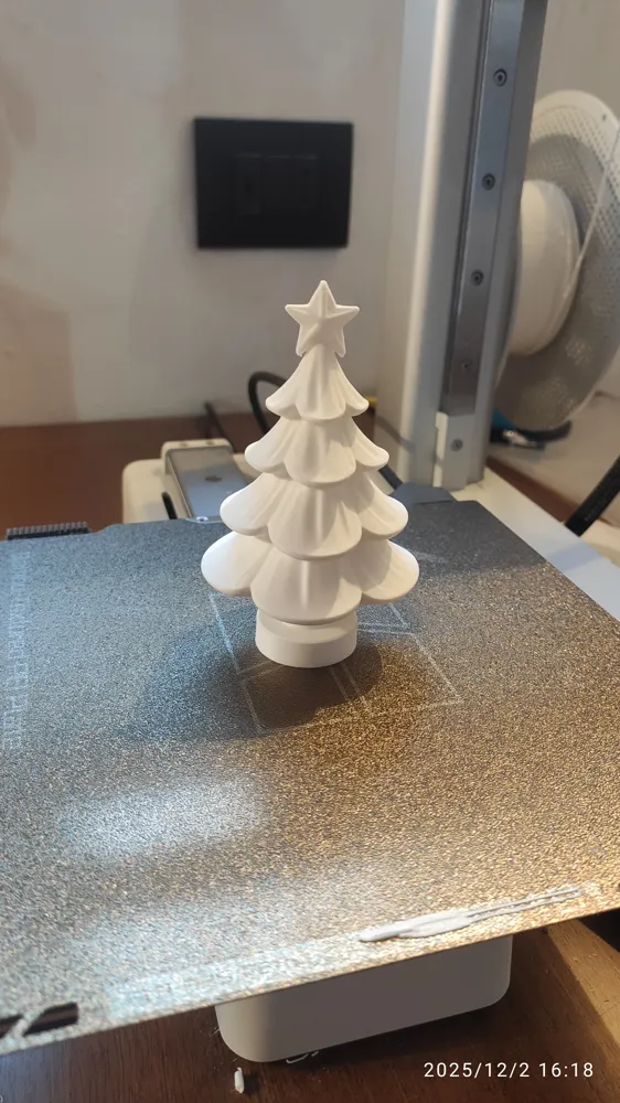 Christmas tree - Free 3D Print Model - MakerWorld