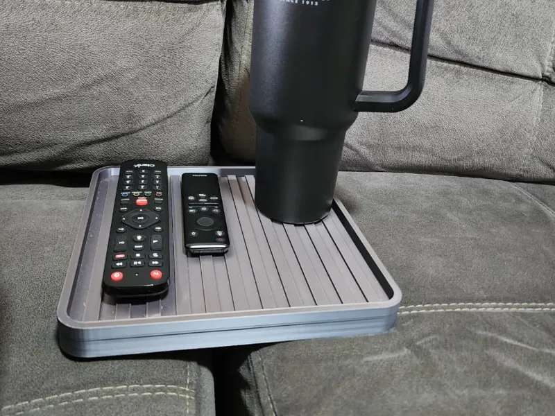Mesa meio de sofá ripada
