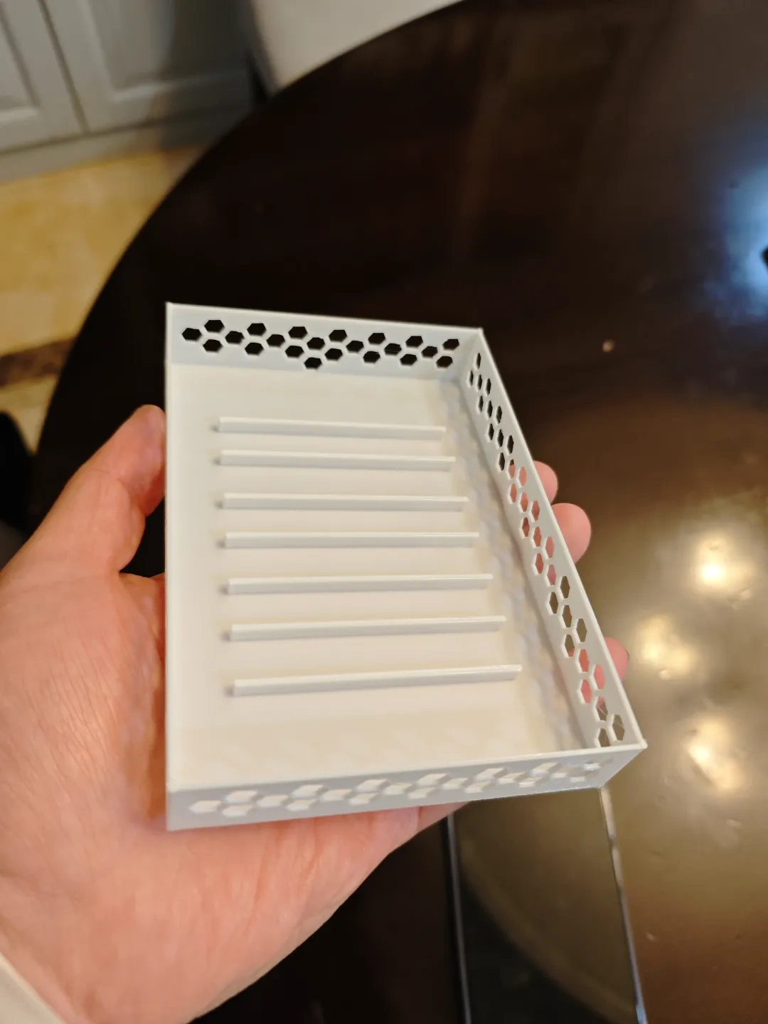 Miniatura 2 do modelo 3D 镂空省料大肥皂盒 侧面底部打孔排水到洗脸盆 一键轻松打印 极简实用