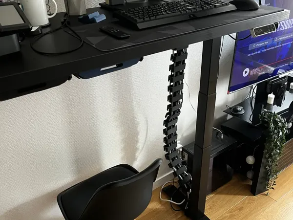 Colonne de câbles pour bureau assis-debout