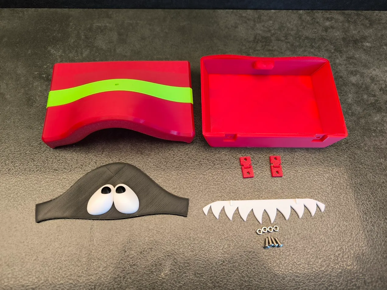 Mimic Gift Box view 3