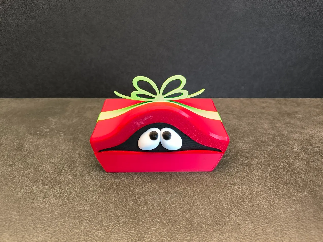 Mimic Gift Box view 2